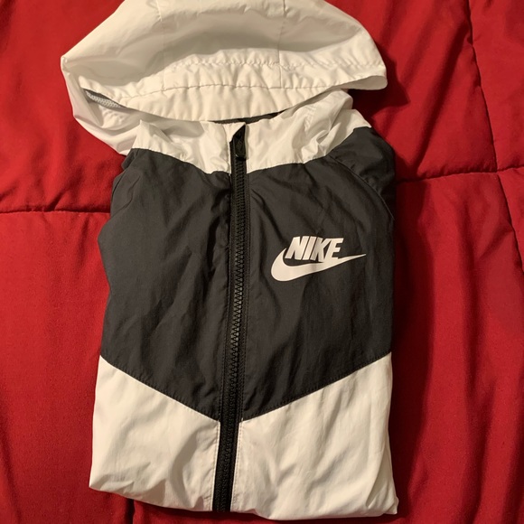 Nike Other - NIKE KIDS WINDBREAKER